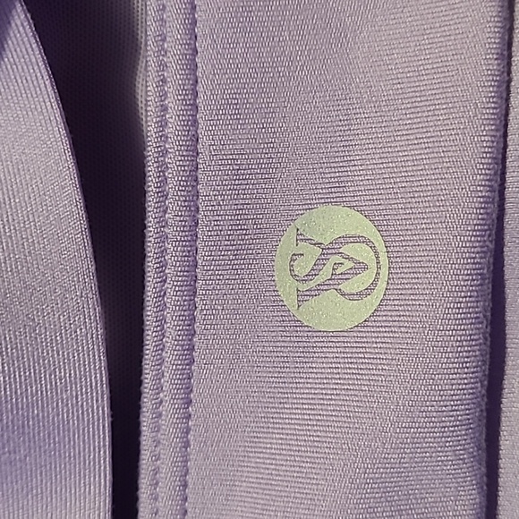 Victoria's Secret Like New lavender criss cross sports bra lined soft adjustable - Picture 3 of 11